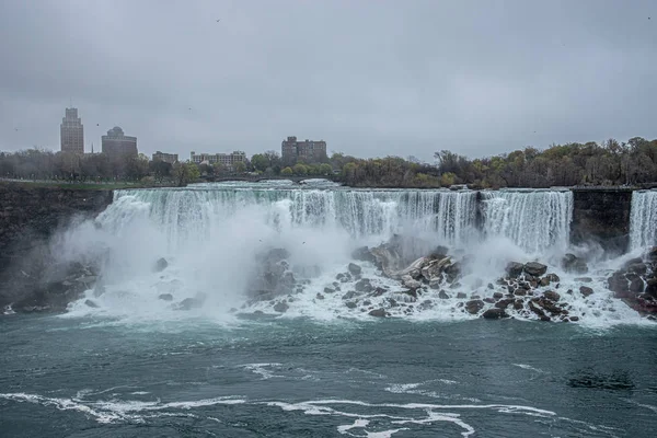 Bruids sluier waterval in Niagara Falls van de Canadese kant — Stockfoto