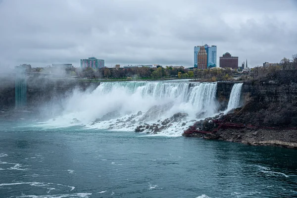 Bruids sluier waterval in Niagara Falls van de Canadese kant — Stockfoto