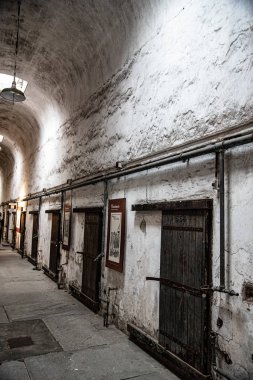 Cezaevine giriş hapishanesi hücreleri