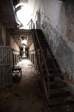 Hapishane koridoru bakıma muhtaç