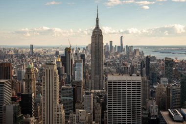 Midtown yüksek bir noktadan Empire State Binası ile Nycs aşağı Manhattan