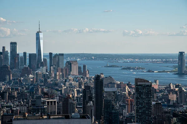 Guardando a sud dalla cima del centro di Manhattan (NYC, USA ) — Foto Stock