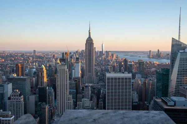 Guardando a sud dalla cima del centro di Manhattan (NYC, USA ) — Foto Stock