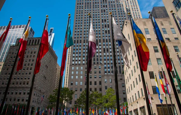 Flagi w Rockefeller Plaza — Zdjęcie stockowe