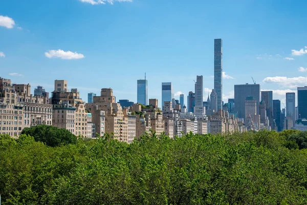A Central Parkra nyíló kilátás a Met tető tetején — Stock Fotó
