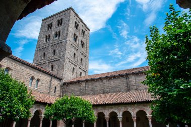 Cloister ile isches ve sütunlar Nyc