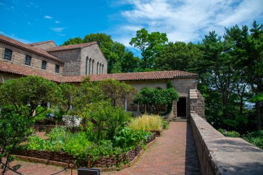 Cloister ile isches ve sütunlar Nyc