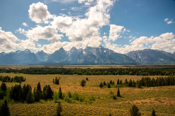 Grand Teton catena montuosa da un punto di vista — Foto Stock