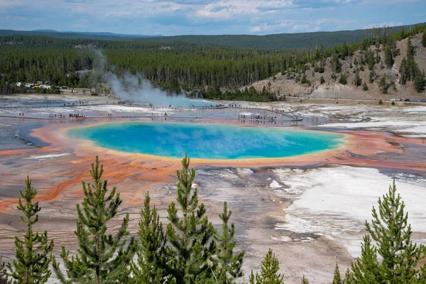 Grand Prismatic Spring en el Parque Nacional de Yellowstone (Estados Unidos) ) — Foto de Stock