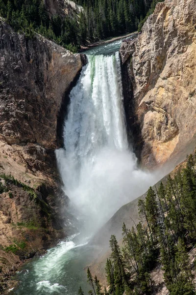 Lower fall at the Grand Canyon of Yellowstone — Stock Photo, Image