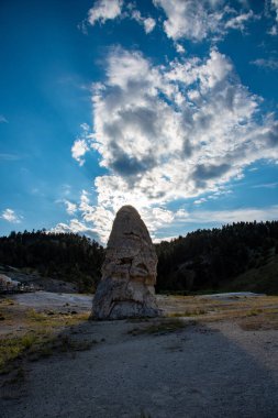 Yellowstone 'daki özgürlük kapağı sönen gayzerler