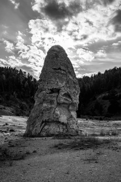 Liberty cap extingt geyser in Yellowstone — Stock Photo, Image