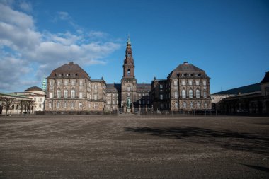 Christiansborg Sarayı, bir ülkenin üç şubesini barındıran dünyadaki tek binadır.