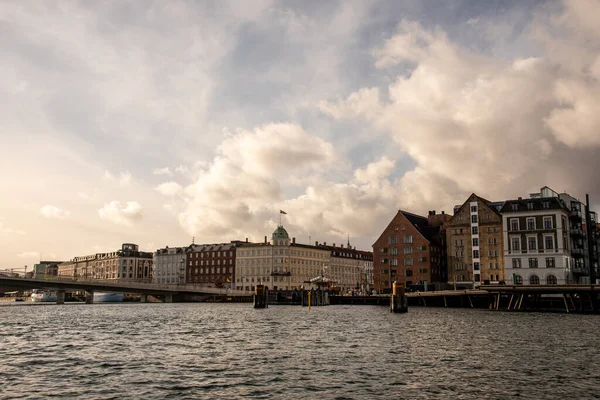 Veduta Degli Edifici Vicino All Acqua Copenaghen — Foto Stock