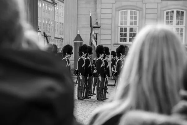 Copenhague Febrero 2020 Los Guardias Reales Copenhague Marchan Hacia Palacio — Foto de Stock