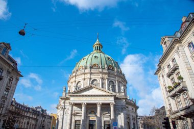 Kopenhag 'daki Fredrik Kilisesi Mermer Kilise olarak da bilinir.
