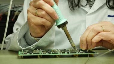 Elektronik üretiminde mühendislik lehimleme devre kartı görüntüleri