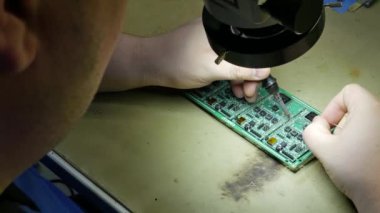 Elektronik üretiminde mühendislik lehimleme devre kartı görüntüleri