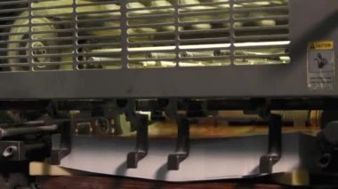 Kağıt baskı fabrikasının yakın çekim görüntüleri