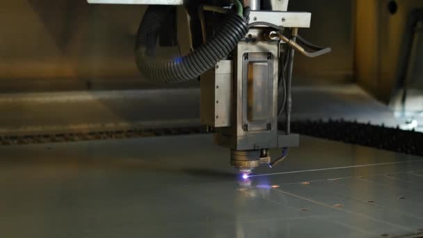 Lasersnijden Een Technologie Die Een Laser Gebruikt Materialen Snijden — Stockvideo