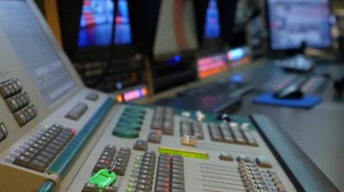 Müzik kaydı ve montajı için profesyonel ses stüdyosunun yakın çekim görüntüleri