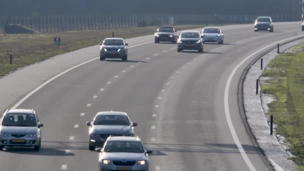 オランダの高速道路のジャンクション忙しい高速道路A2とA27 — ストック動画