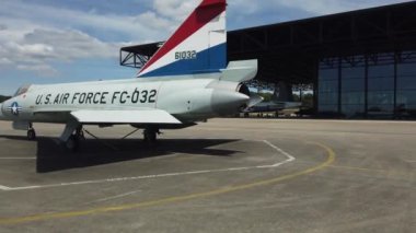 ABD Hava Kuvvetleri FU-032 savaş uçağı Hollanda 'daki Soesterberg hava üssünde.