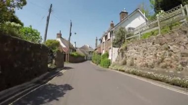 Dunkery Tepesi 'nin zirvesindeki Dunkery Beacon Exmoor' da ve Somerset, İngiltere 'de en yüksek noktadır.