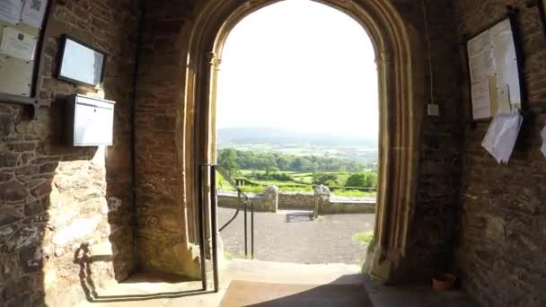 Iglesia Todos Los Santos Que Encuentra Ladera Sobre Selworthy Somerset — Vídeos de Stock