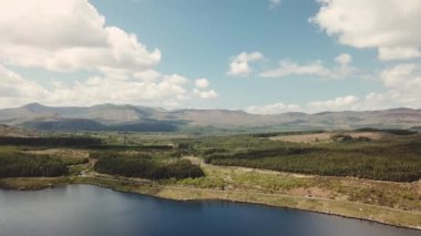 İrlanda 'da Upperlake Havalimanı, Kerry 4K yüzüğü, 25 Fps, titreme yok.