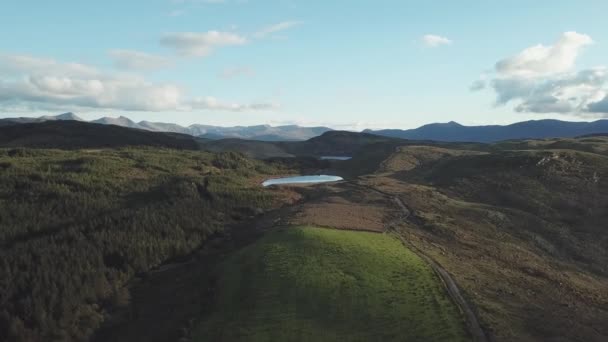 Λίμνη Και Βουνά Εναέρια Στο Δαχτυλίδι Του Kerry Ιρλανδία Fps — Αρχείο Βίντεο
