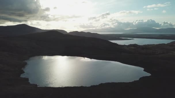 Lago Montañas Aéreas Ring Kerry Irlanda Fps Sin Parpadear — Vídeo de stock