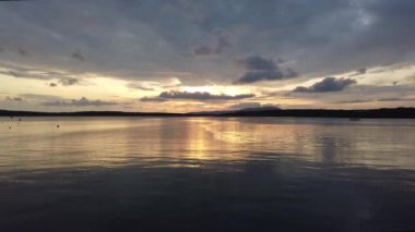 Baltimore Limanı, gün batımında, İrlanda