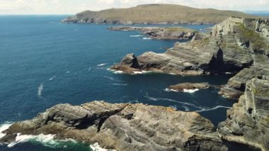 Kerry, İrlanda Halkası 'ndaki Kerry Cliffs' in hava görüntüleri