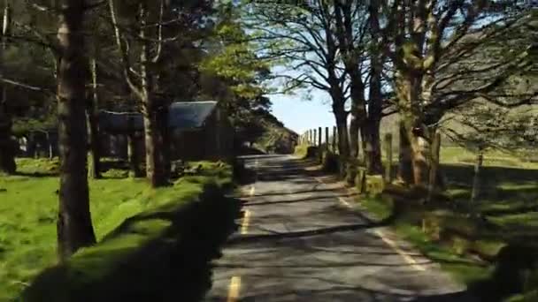 Gap of Dunloe au ring de Kerry, Irlande POV driving shot