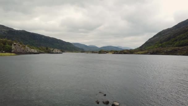 Λίμνη Lough Leane Στο Ring Kerry Στην Ιρλανδία — Αρχείο Βίντεο