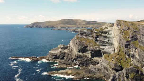 Εναέρια Πλάνα Του Kerry Cliffs Στο Δαχτυλίδι Του Kerry Ιρλανδία — Αρχείο Βίντεο