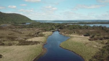İrlanda 'da Upperlake Havalimanı, Kerry 4K yüzüğü, 25 Fps, titreme yok.