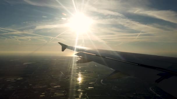 Ala Avión Paisaje Holandés Desde Gran Altitud Con Puesta Sol — Vídeos de Stock