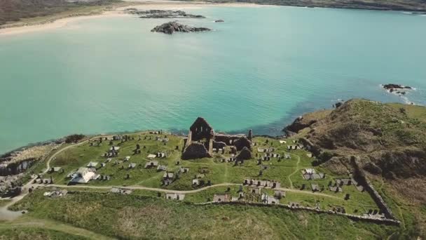 Cimitero Sulla Spiaggia Abbey Island All Anello Kerry Irlanda Aerial — Video Stock