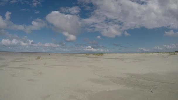 Schiermonnikoog Beach Clouds Timelapse Dűnék — Stock videók