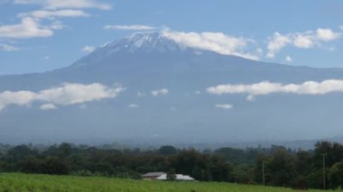 Tanzanya 'daki Kilimanjaro Dağı' nın manzaralı görüntüleri