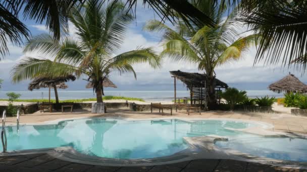 Vue Sur Mer Piscine Avec Bord Infini — Video