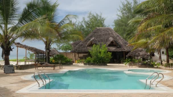 Vue Sur Mer Piscine Avec Bord Infini — Video