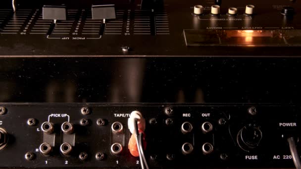 Retro Audio Mixing Console Met Meters Voor Audio Kanalen Gefilmd — Stockvideo