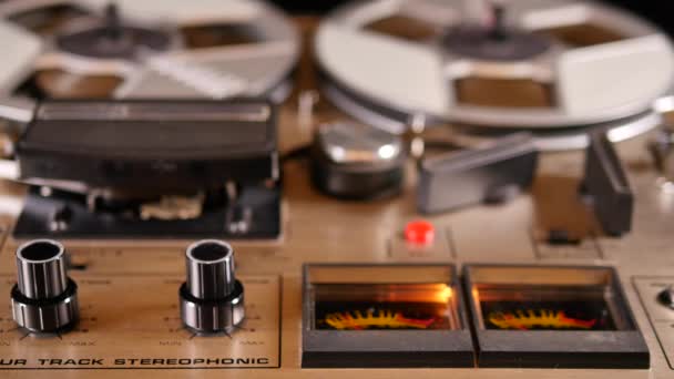 Studio Shot Old Vintage Reel Reel Taperecorder Playing Music Close — Stock Video