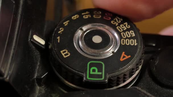 Anillo Control Velocidad Obturación Una Cámara Slr Analógica — Vídeo de stock