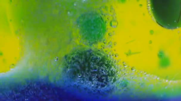 Επιστήμη Λάβα Μπουκάλι Μέσα Από Χημικές Αντιδράσεις Φυσαλίδες Πολλαπλά Χρώματα — Αρχείο Βίντεο