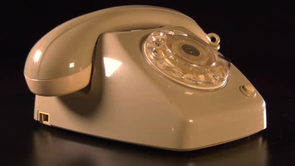 Retro Antico Telefono Rotante Sfondo Nero — Video Stock