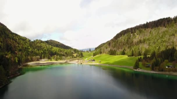 Imágenes Aéreas Escénicas Hermoso Lago Montaña — Vídeo de stock